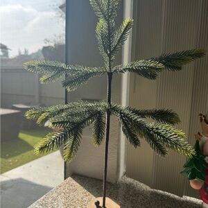 Green Holiday Pine Tree Decor